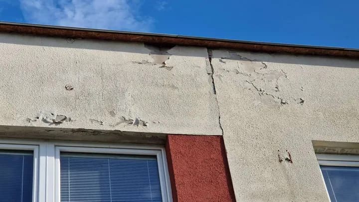 Fotodokumentace viditelného poškození fasády