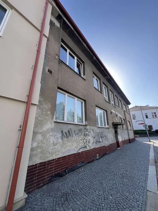 Zachycení výchozího stavu fasády sousedního objektu